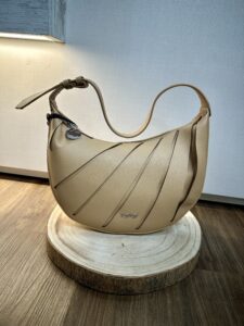 Borsa hobo con tagli diagonali MIMI'-MUA'