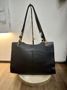 Bauletto a spalla con catena sul manico MIMI'-MUA'