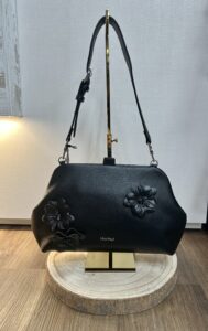 Borsa a bauletto con fiori MIMI'-MUA'