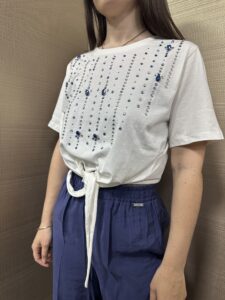 T-shirt con brillanti MARKUP